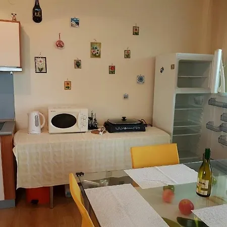 Lägenhet Amadeys-5 *